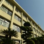 学校の先生、AED使える？もちろん!!非常事態に備えて講習を受けています。